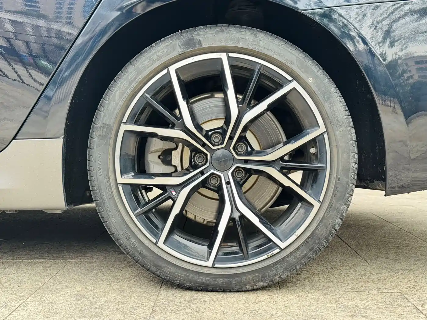 BMW 5 Series 2021 530Li Premium M Sport Package фото 25