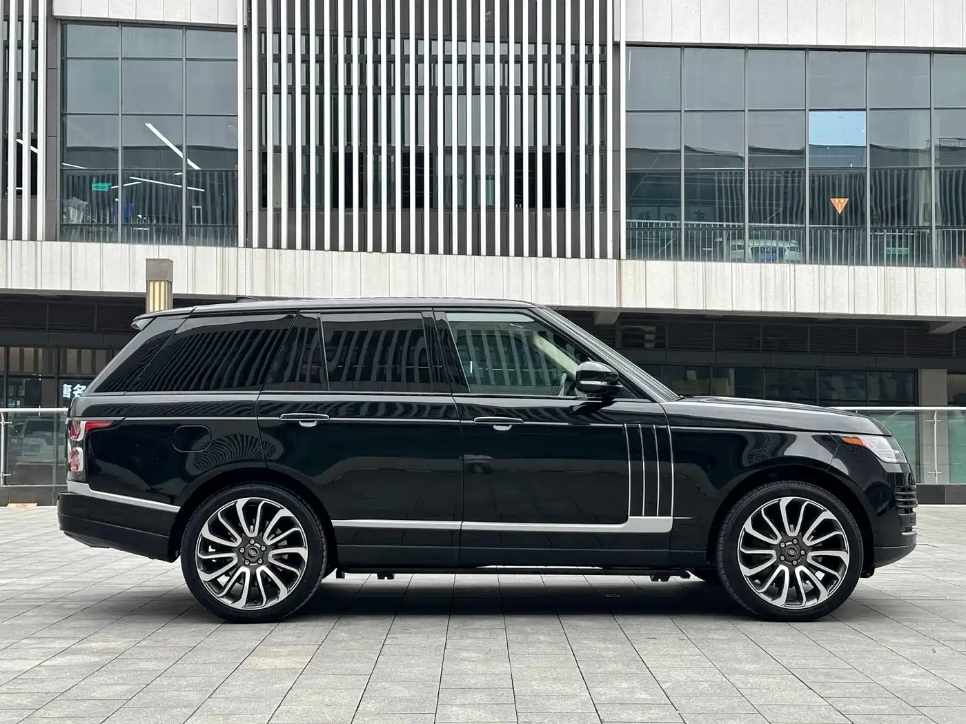 Фото 4 - Land Rover Range Rover