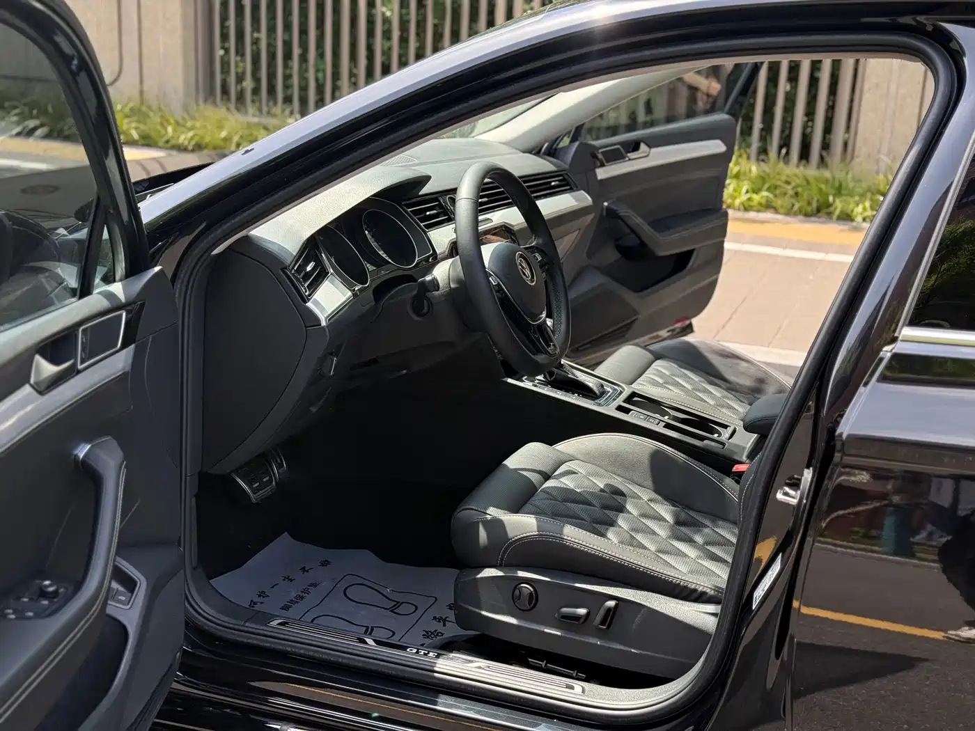 Volkswagen Magotan GTE Plug-in Hybrid 2020 GTE Luxury фото 4