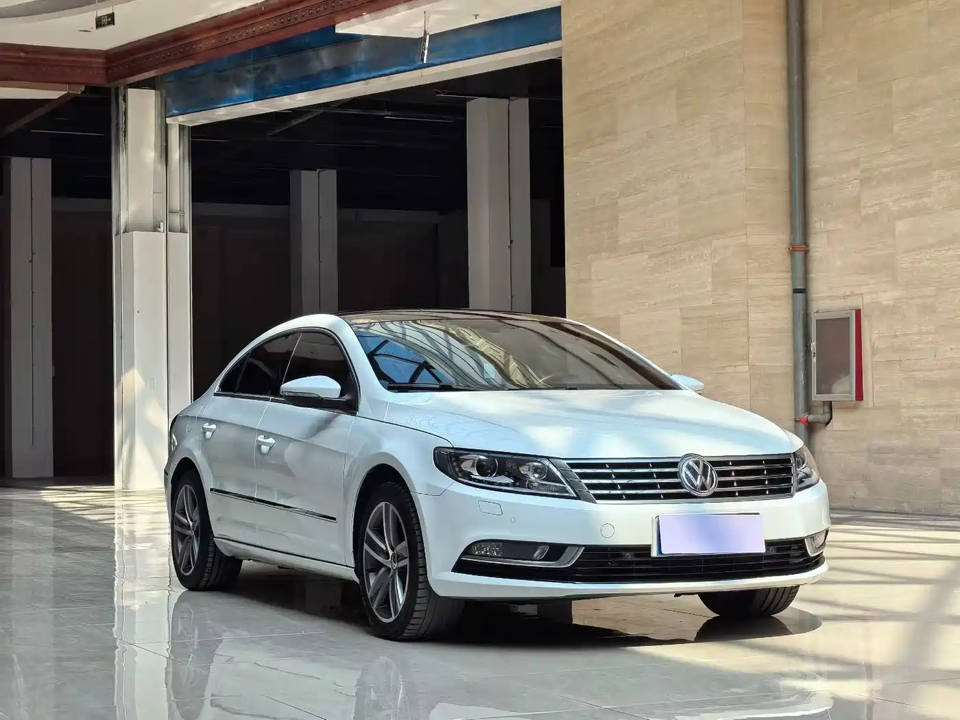 Volkswagen FAW-Volkswagen CC 2016 Model 1.8TSI Premium фото 3