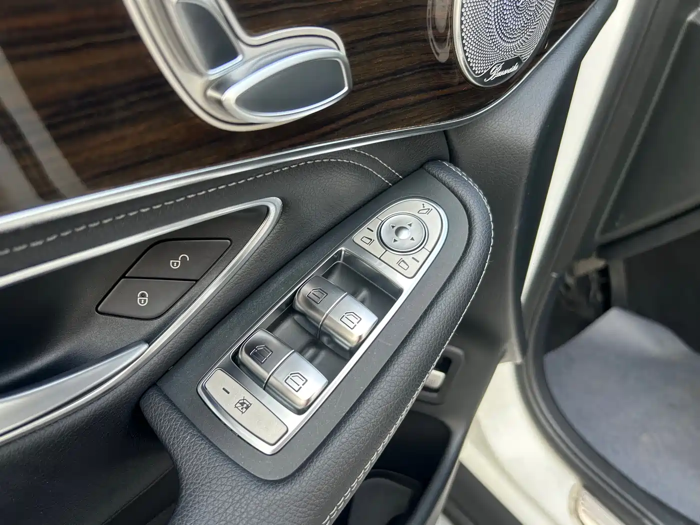 Mercedes-Benz GLC 2018 GLC 260 4MATIC Dynamic фото 10