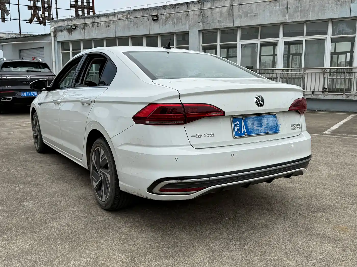 Volkswagen Bora 2023 300TSI DSG Premium Edition фото 2