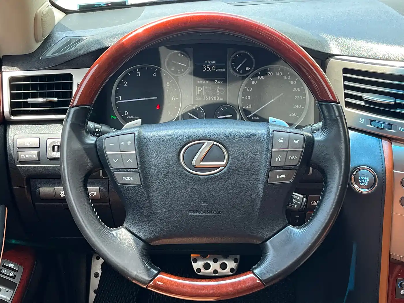 Lexus LX фото 13