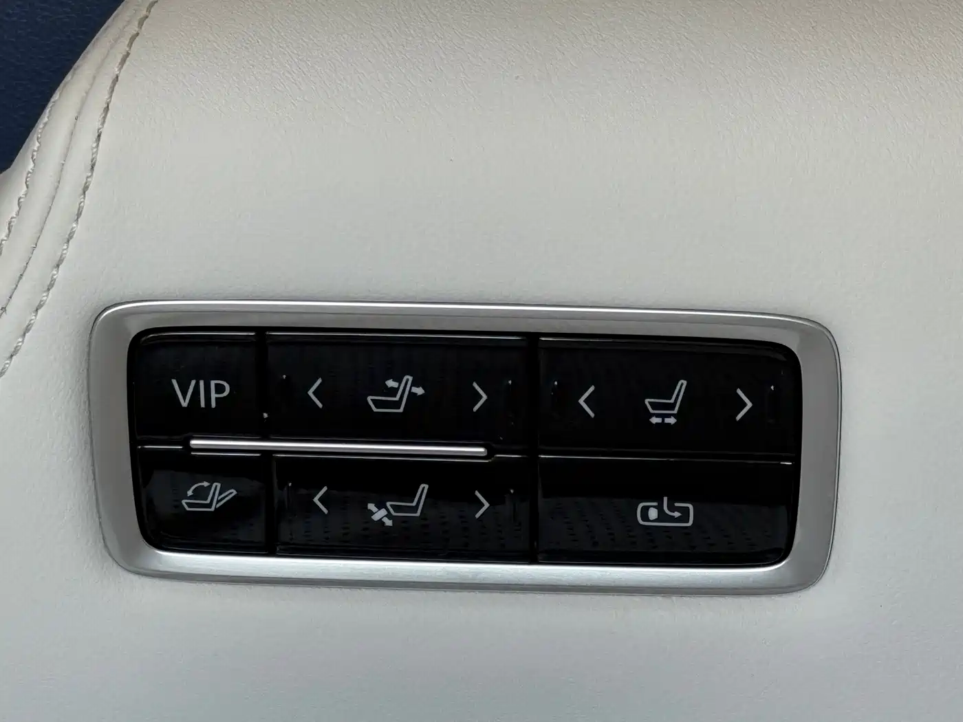 Buick Century 2025 2.0T 7-Seater World Edition фото 14
