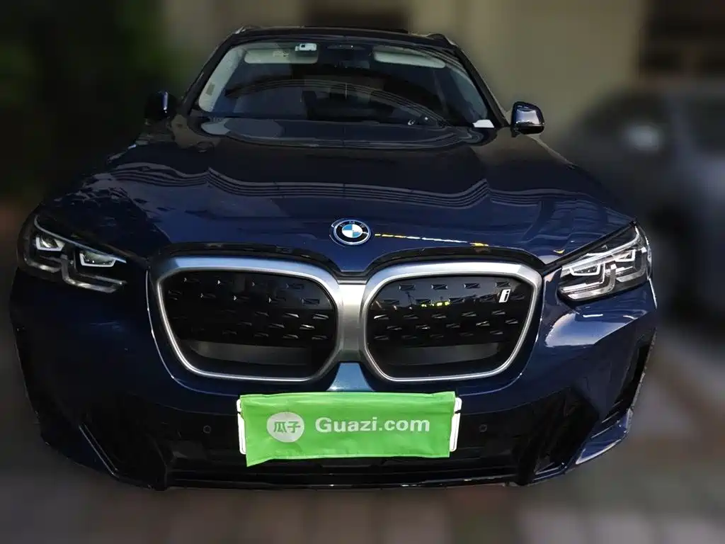 BMW iX3 2022 Leading Edition фото 24
