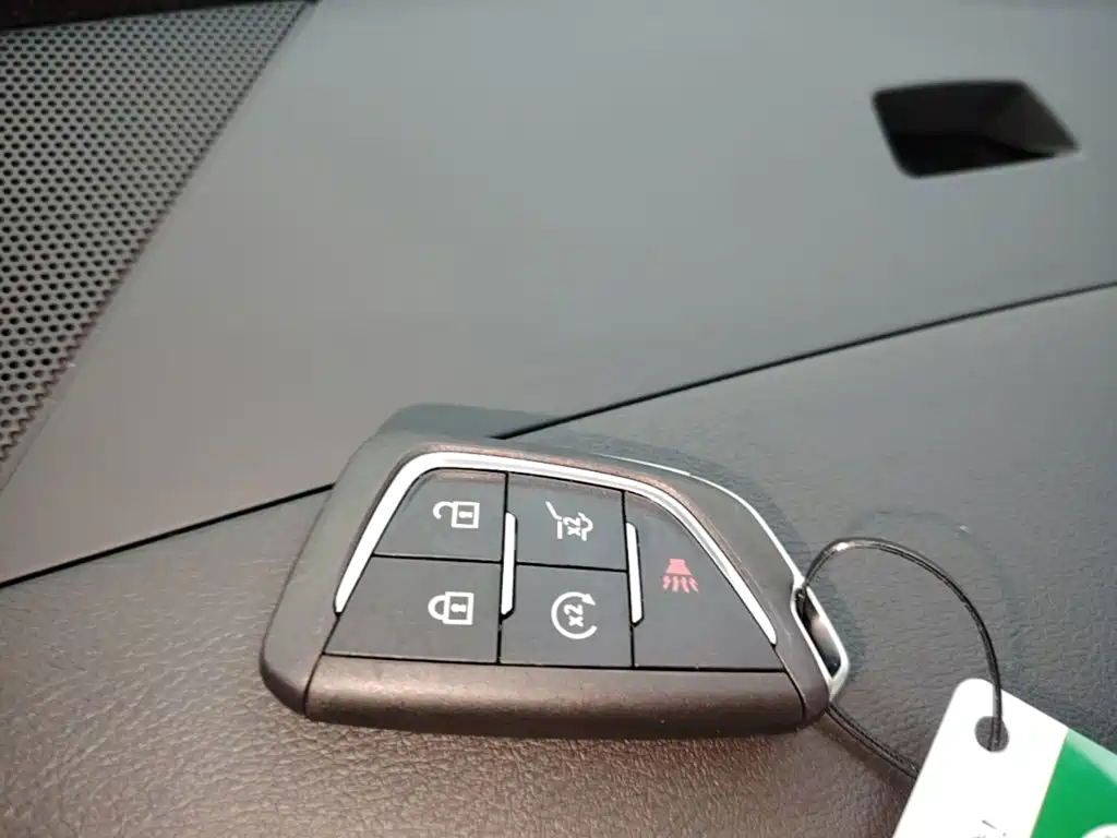 Photo 9 - Cadillac XT4