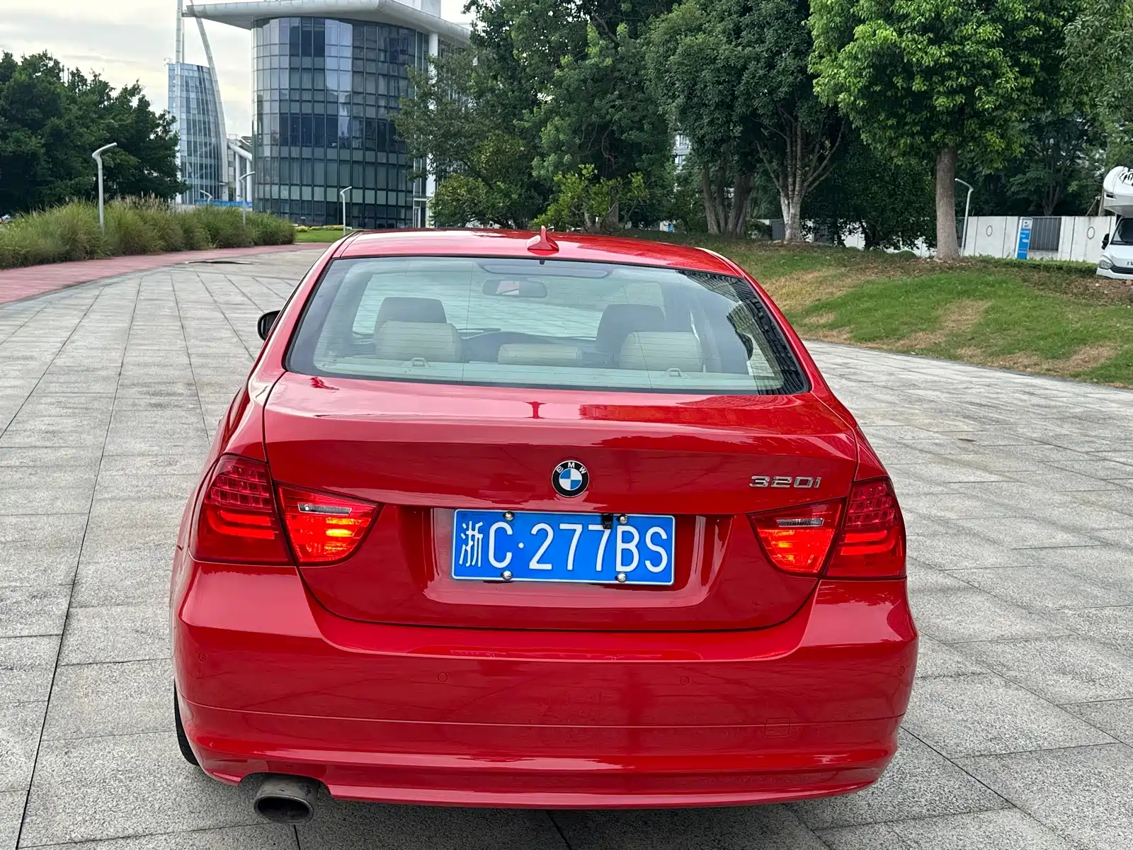 Photo 6 - BMW 3 Series