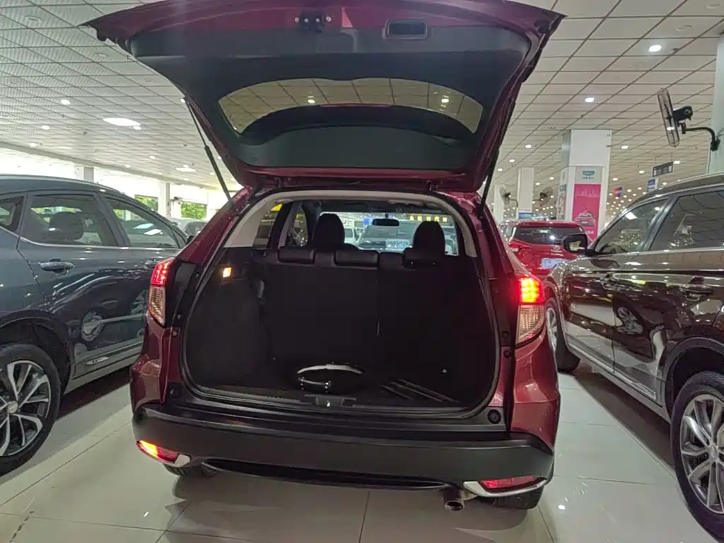 Honda Vezel 2015 2015 1.8L CVT FWD Elite