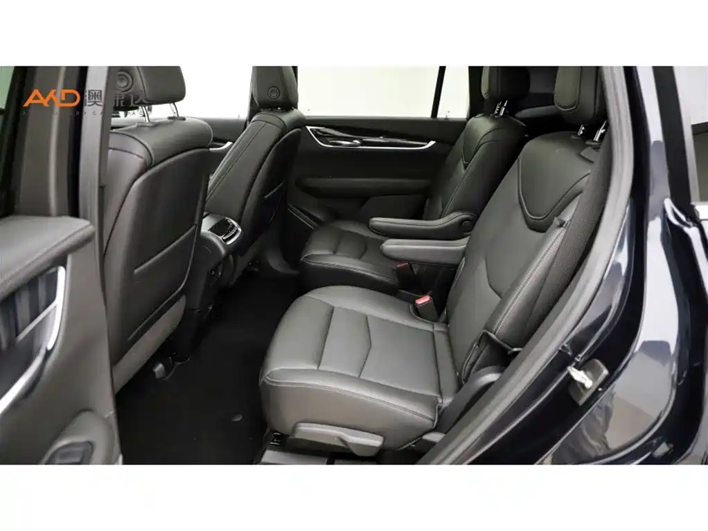 CADILLAC XT6