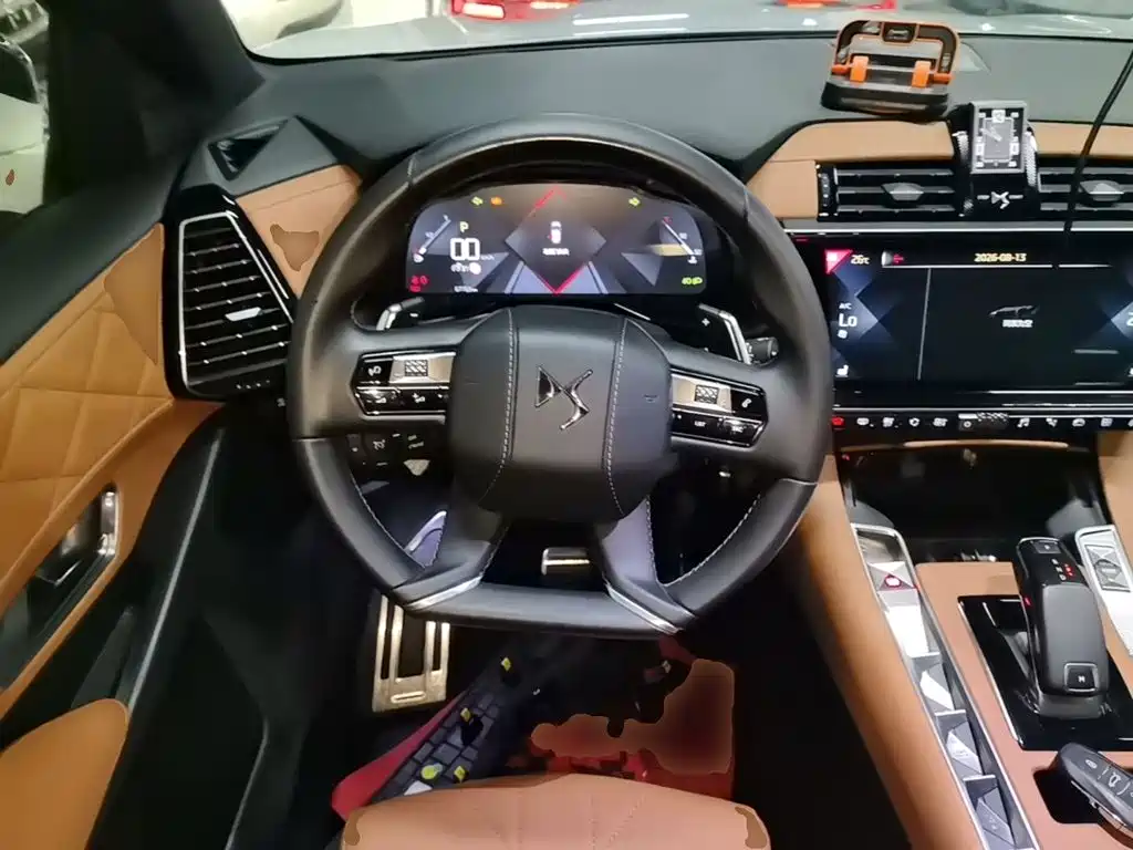 DS 7 2019 2018 45THP Rivoli Pioneer Edition
