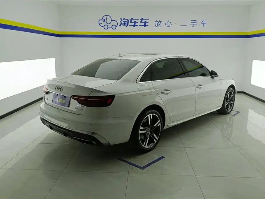 Audi A4L 2022 40 TFSI Fashion Dynamic фото 3