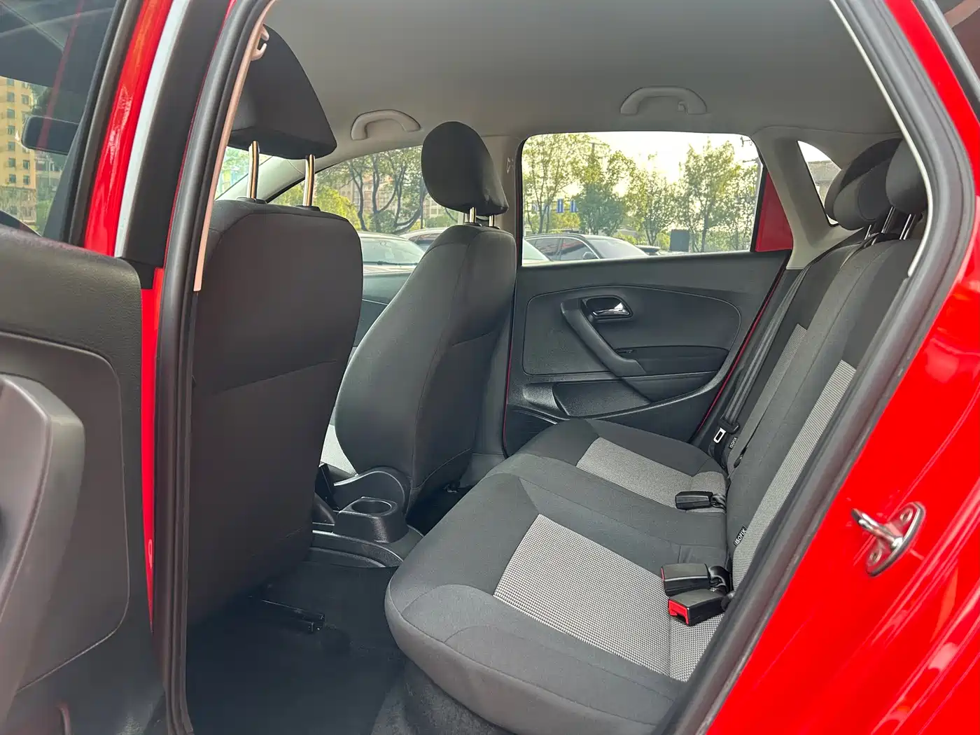 Volkswagen Polo 2018 1.5L Auto Safe Drive фото 7