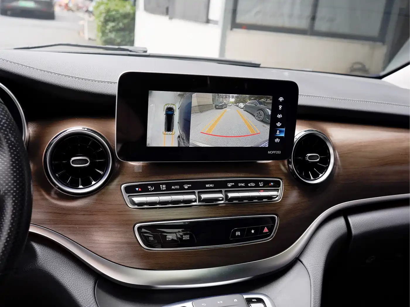 Mercedes-Benz V-Class 2020 V 260 Luxury Edition фото 16