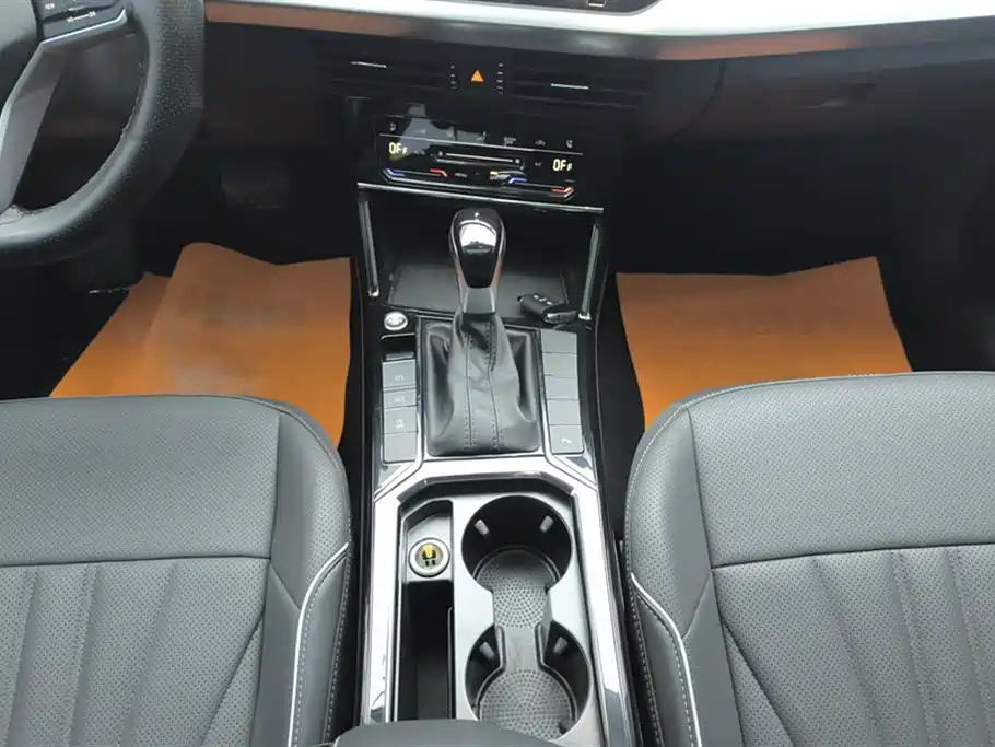 Volkswagen Passat 2024 380TSI Elite Edition фото 16