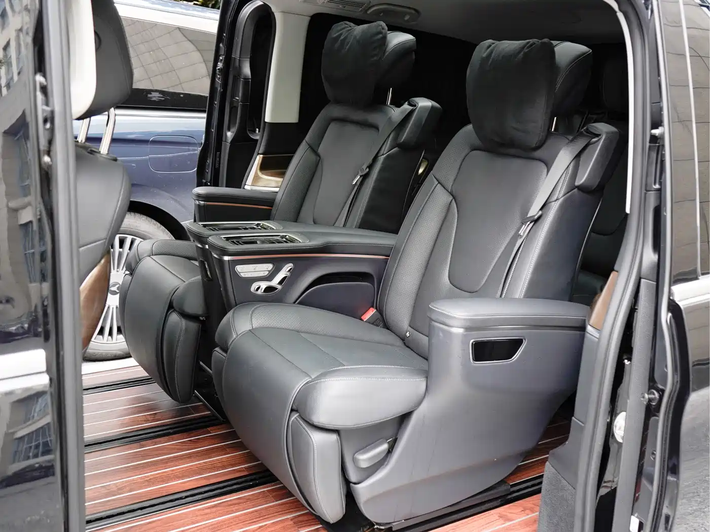 Mercedes-Benz V-Class 2020 V 260 Luxury Edition фото 12