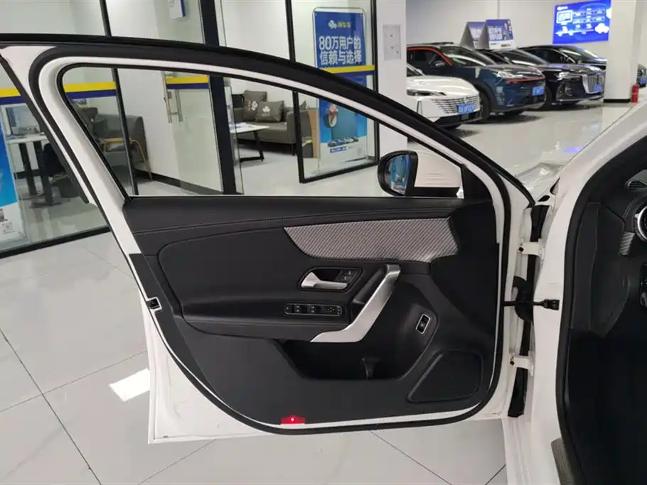 Mercedes-Benz A-Class 2023 A 200 L Dynamic фото 7