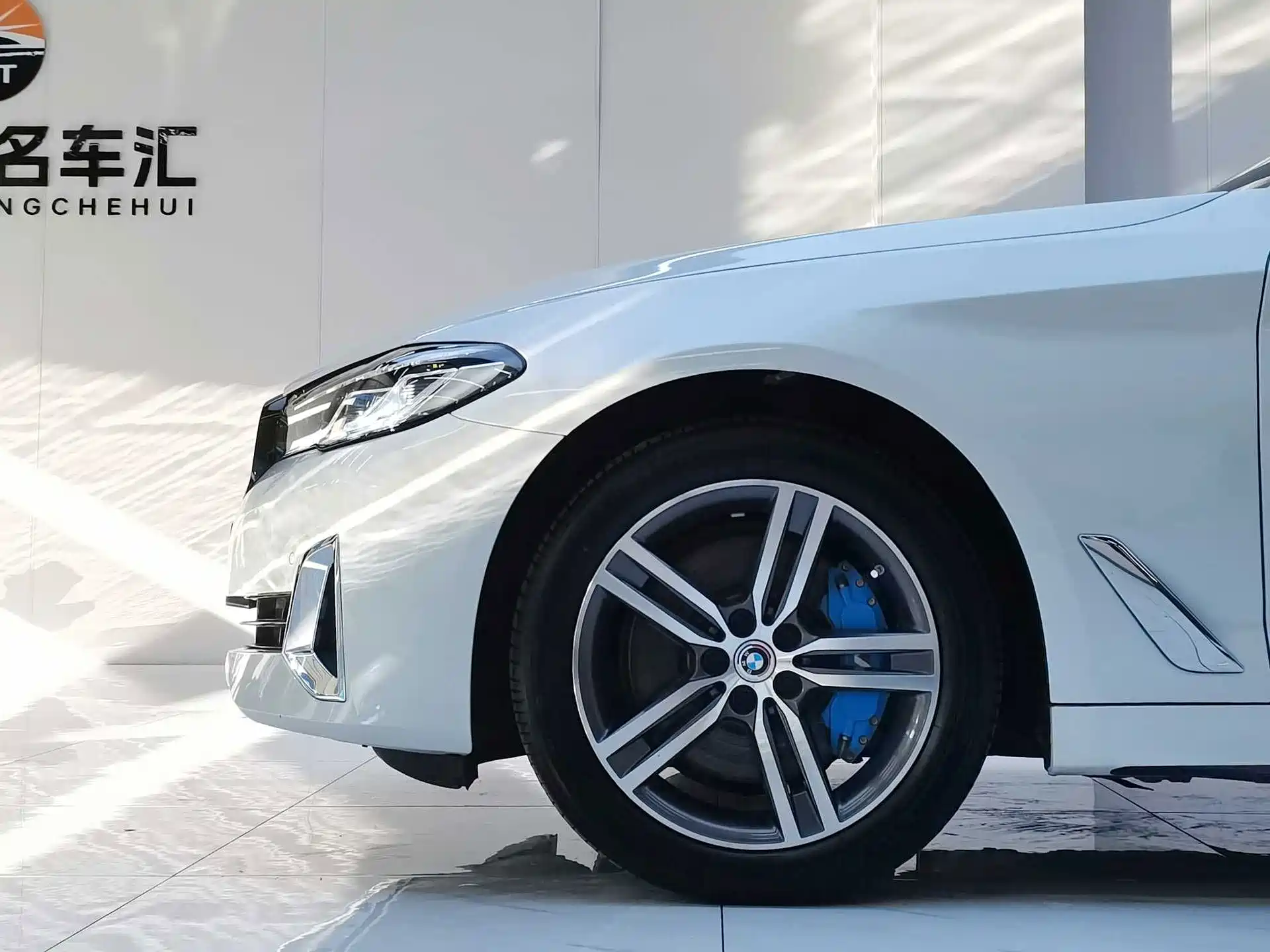 صورة 9 - BMW 5 Series
