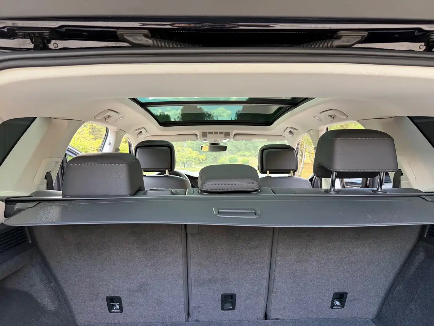 Volkswagen Touareg 2021 2021 3.0TSI R-Line Classic Sport Package