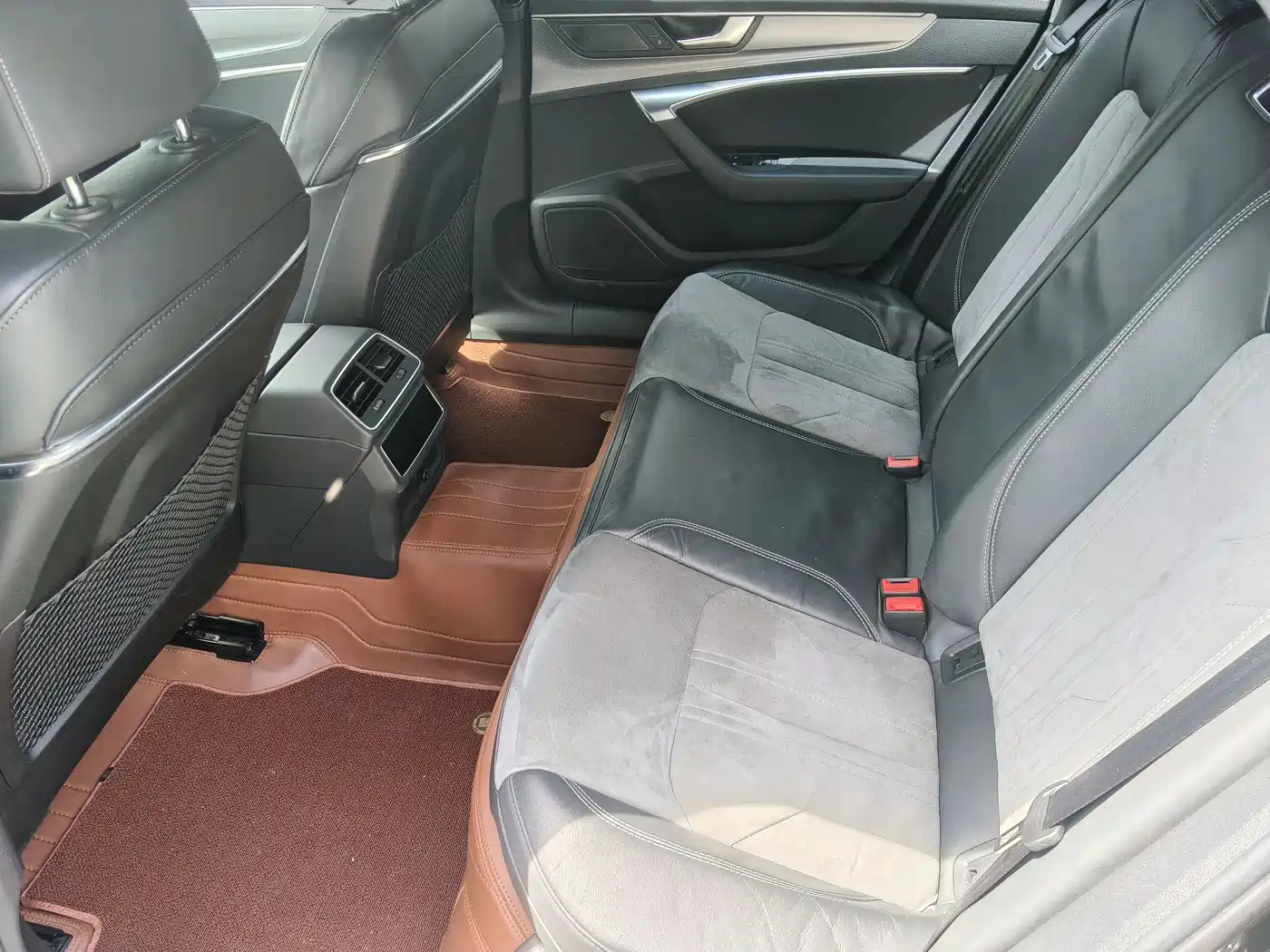Audi A6L 2021 45 TFSI Exclusive Sport фото 9