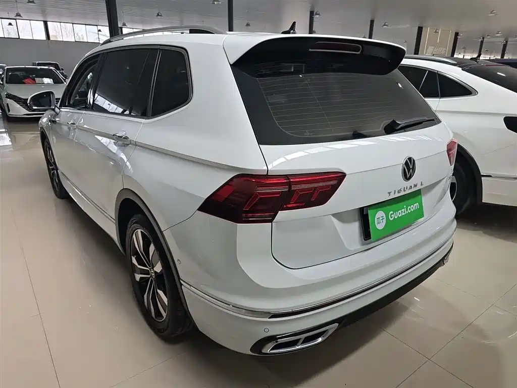 Volkswagen Tiguan L 2023 330TSI Auto 2WD R-Line Premium Edition фото 5