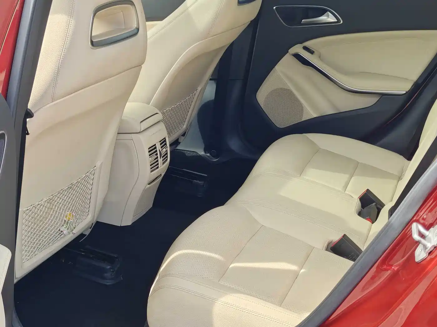 Mercedes-Benz GLA 2017 GLA 200 Dynamic фото 24