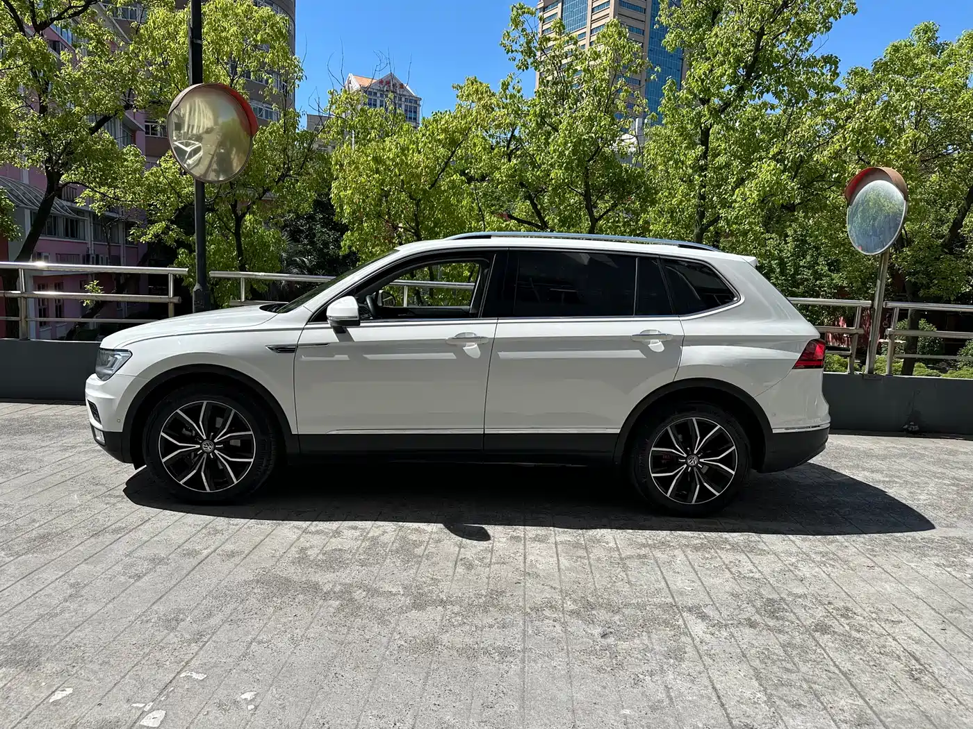 Volkswagen Tiguan L 2020 330TSI Auto 2WD Smart Luxury China VI фото 3