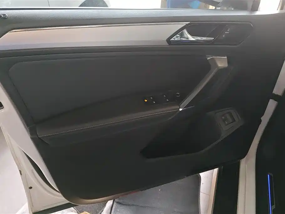 Volkswagen Tiguan L PHEV 2019 430PHEV Hybrid Luxury Edition фото 7