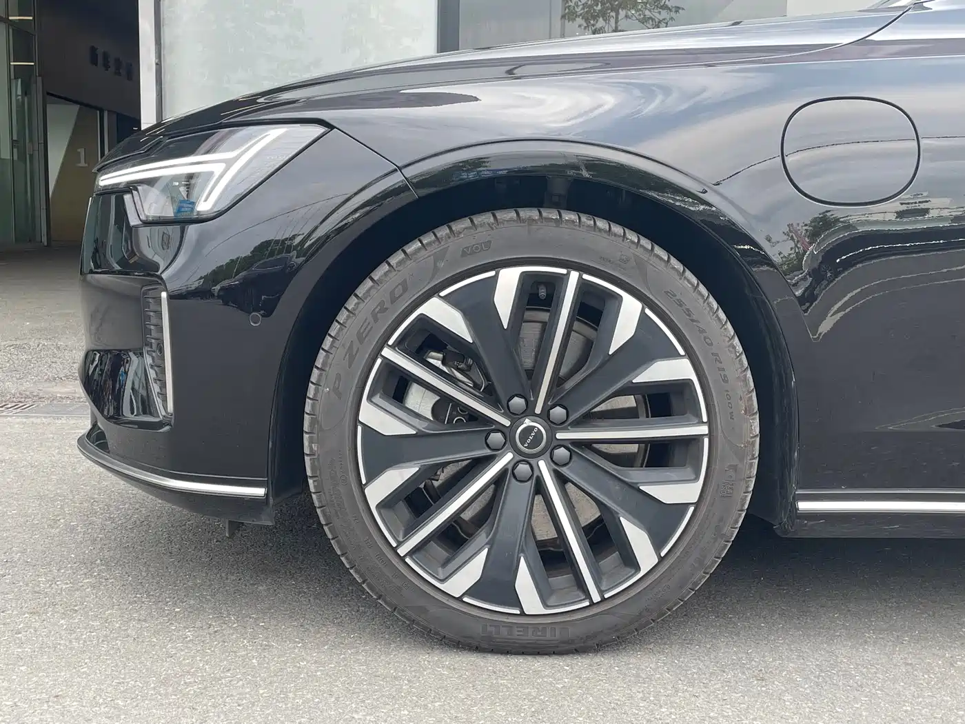 Volvo S90 Plug-in Hybrid 2025 2026 Plug-in Hybrid AWD Long Range Elegance Luxury