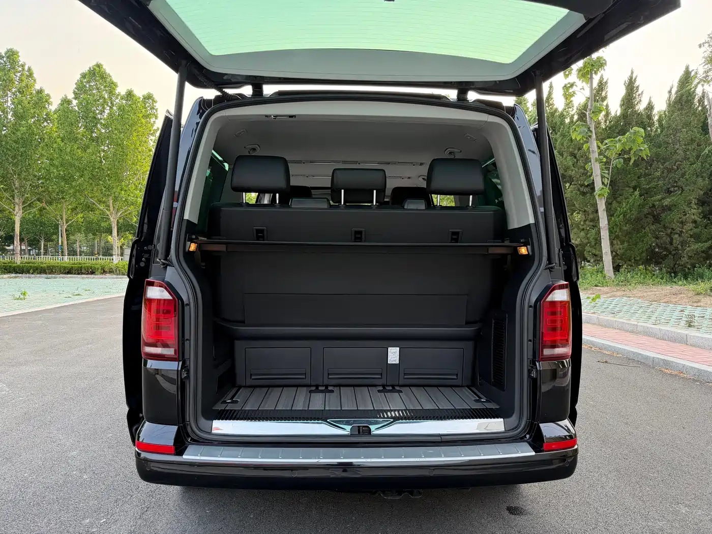 Volkswagen Multivan 2020 2019 2.0TSI 4WD Premium 7-seater