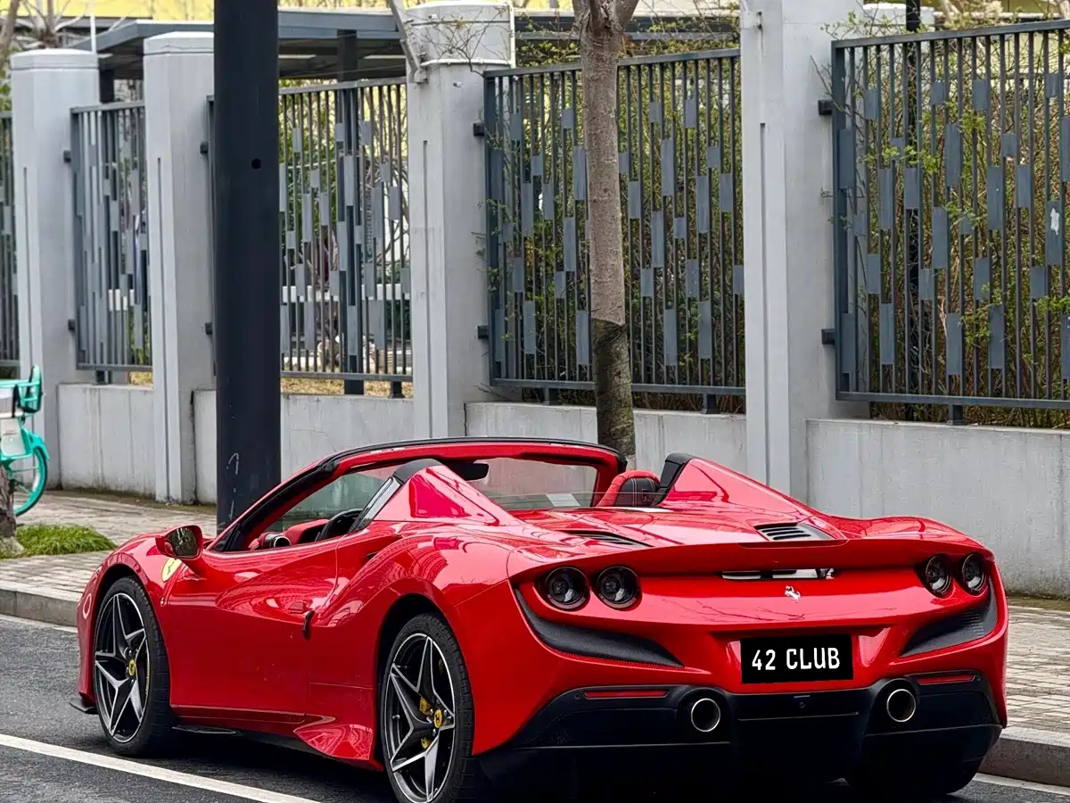 Ferrari F8 2021 2020 Spider 3.9T V8