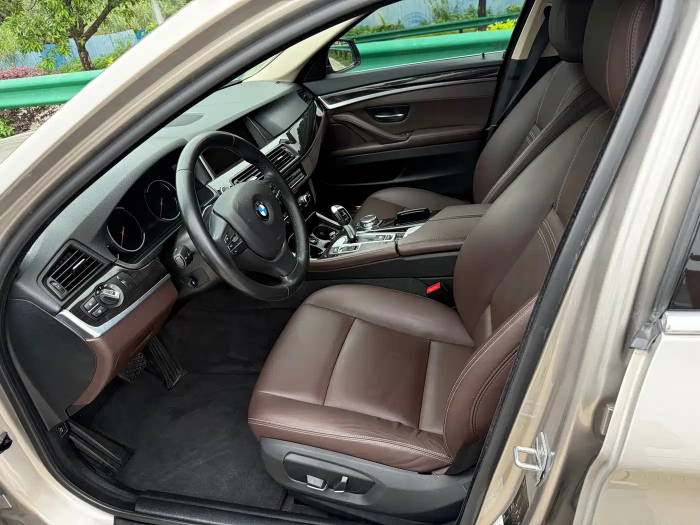 BMW 5 Series 2014 525Li Luxury Design Package фото 4