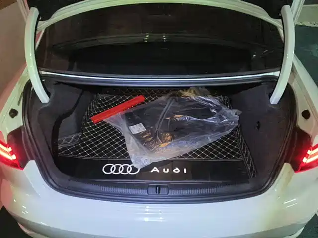 Audi A3 2018 30th Anniversary Limousine 35 TFSI Progressive — фото 5