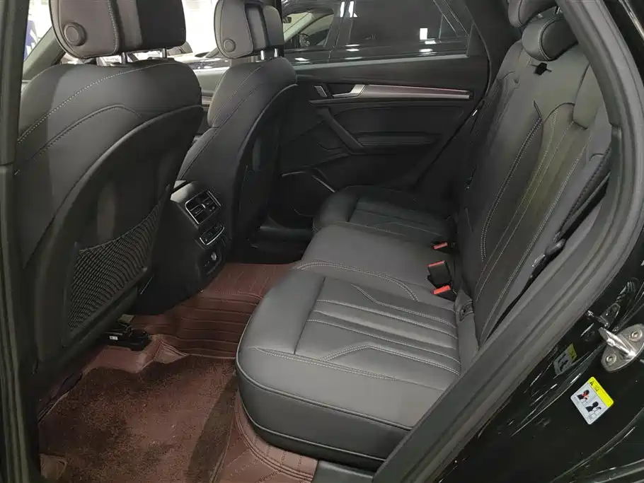 Audi Q5L 2023 40T Luxury Dynamic фото 11