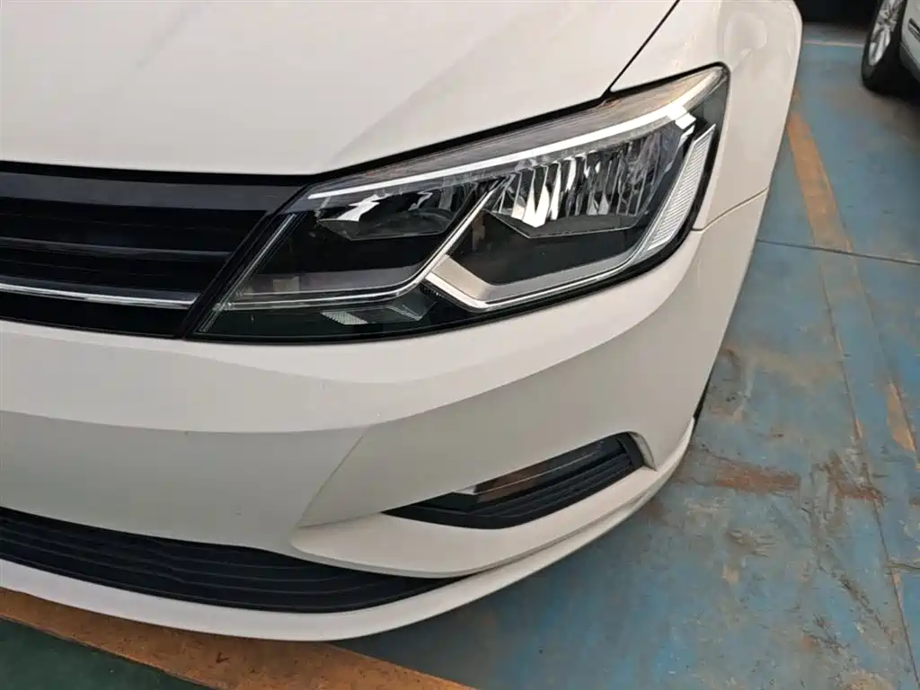 Volkswagen Lamando 2017 230TSI DSG Trend Edition фото 24