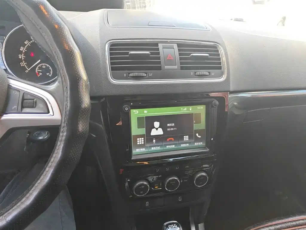 Škoda Yeti 2017 TSI280 DSG Pioneer фото 10