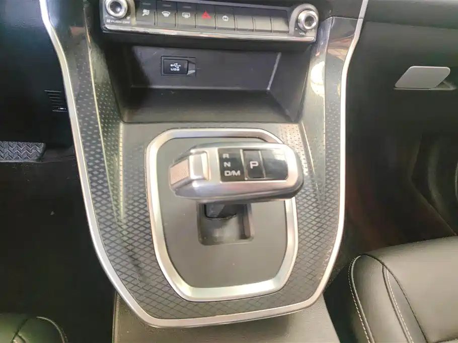 Haval M6 2021 PLUS 1.5T DCT Luxury Smart Connect фото 16