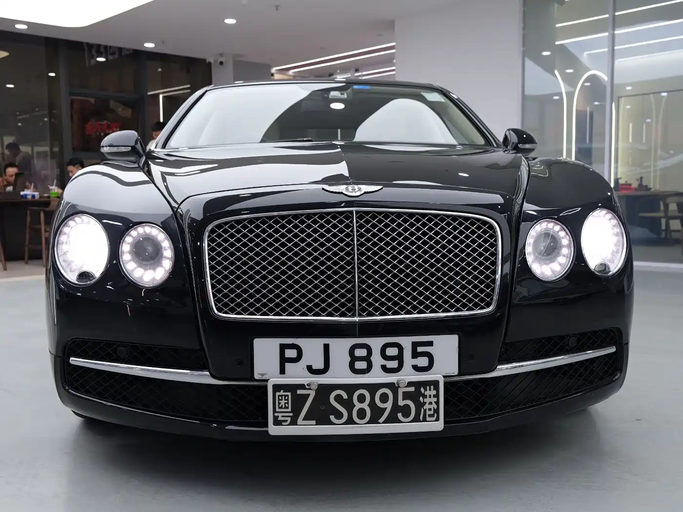 Bentley Flying Spur 2013 6.0T W12 Mulliner фото 5