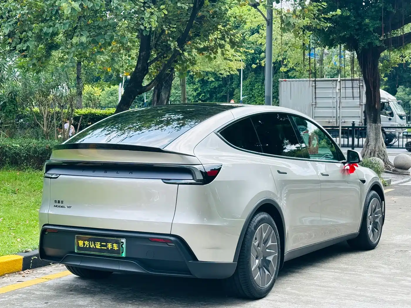 Tesla Model Y L 2026 2025 Facelift Long Range AWD