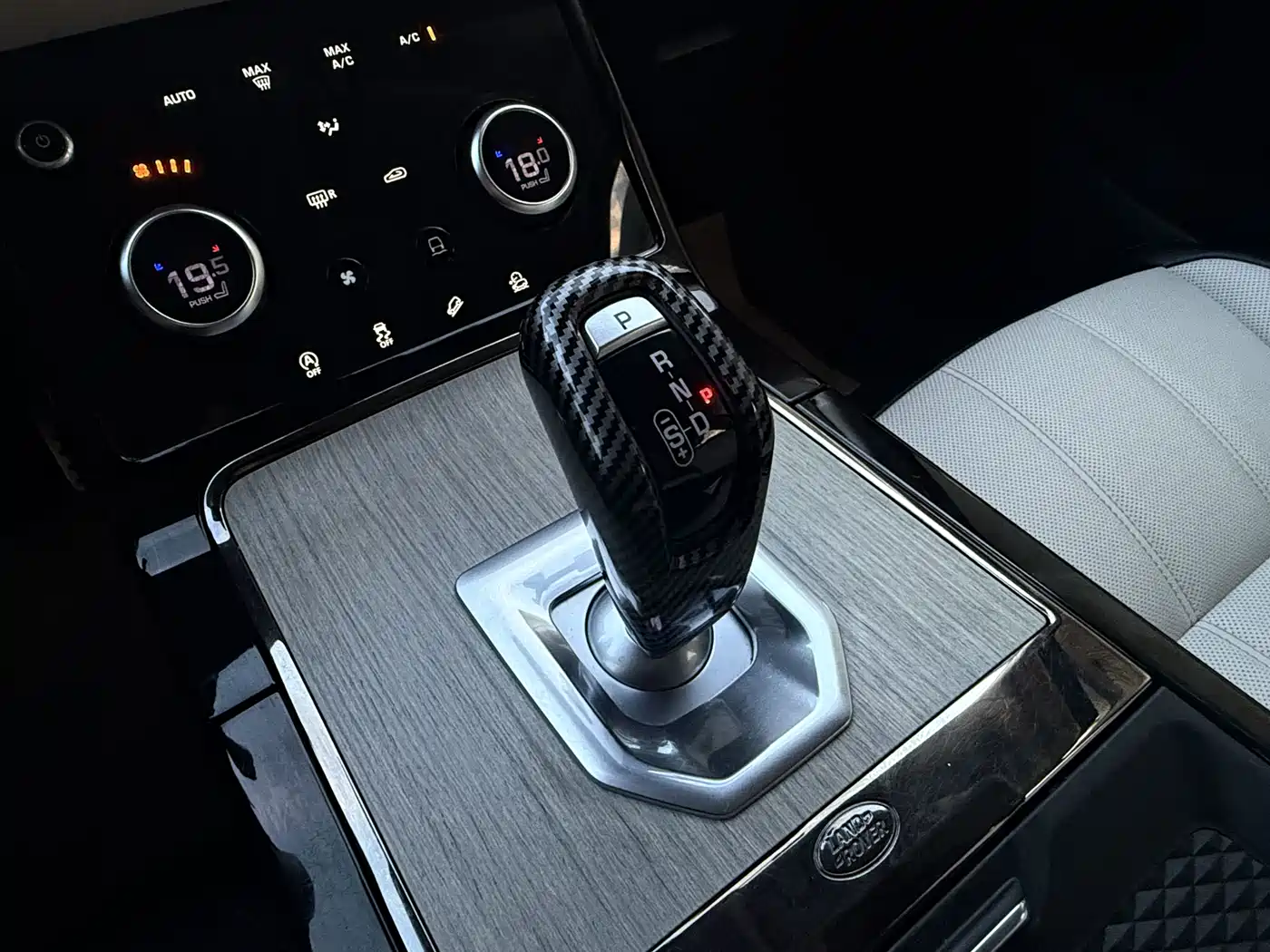 Land Rover Range Rover Evoque 2021 Range Rover Evoque L 249PS R-Dynamic S Performance Edition фото 30