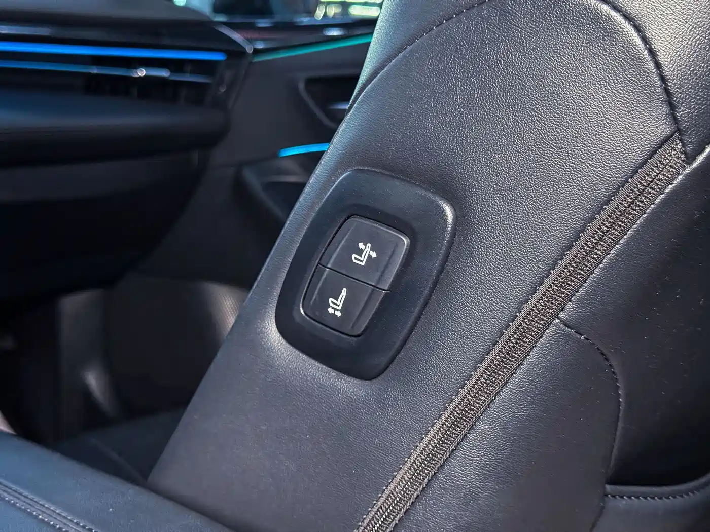 Toyota Avalon 2019 Hybrid 2.5L XLE Premium Edition China VI фото 12