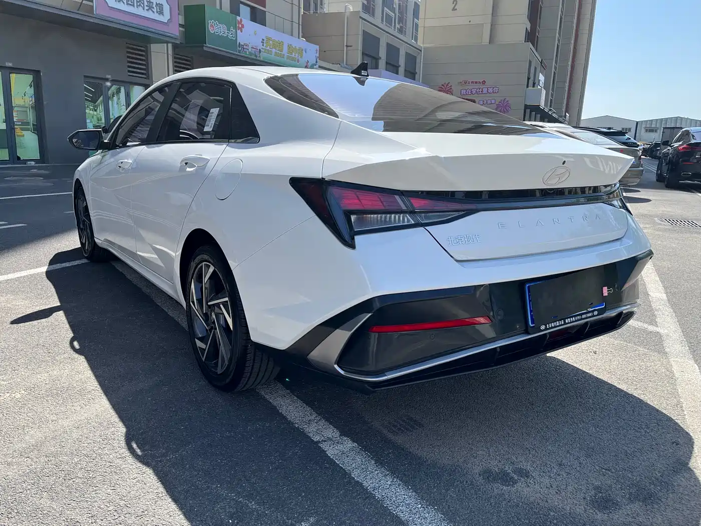 Hyundai Elantra 2023 1.5L CVT GLX Elite Edition фото 4