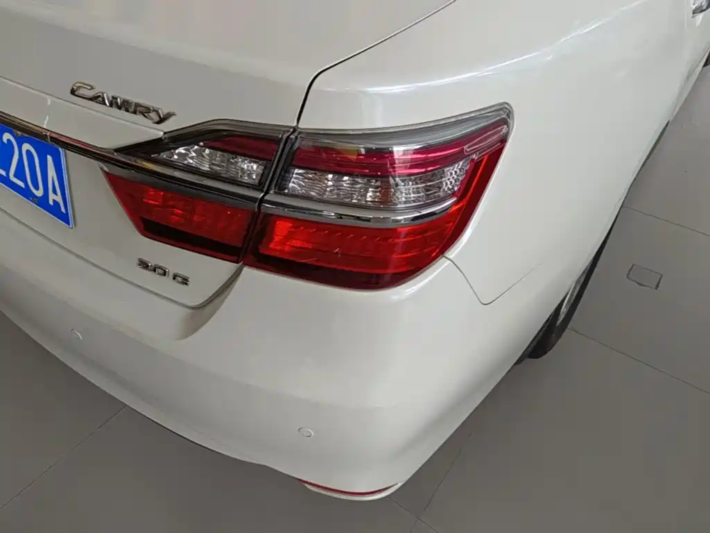 Toyota Camry 2015 2015 2.0G Leading Edition
