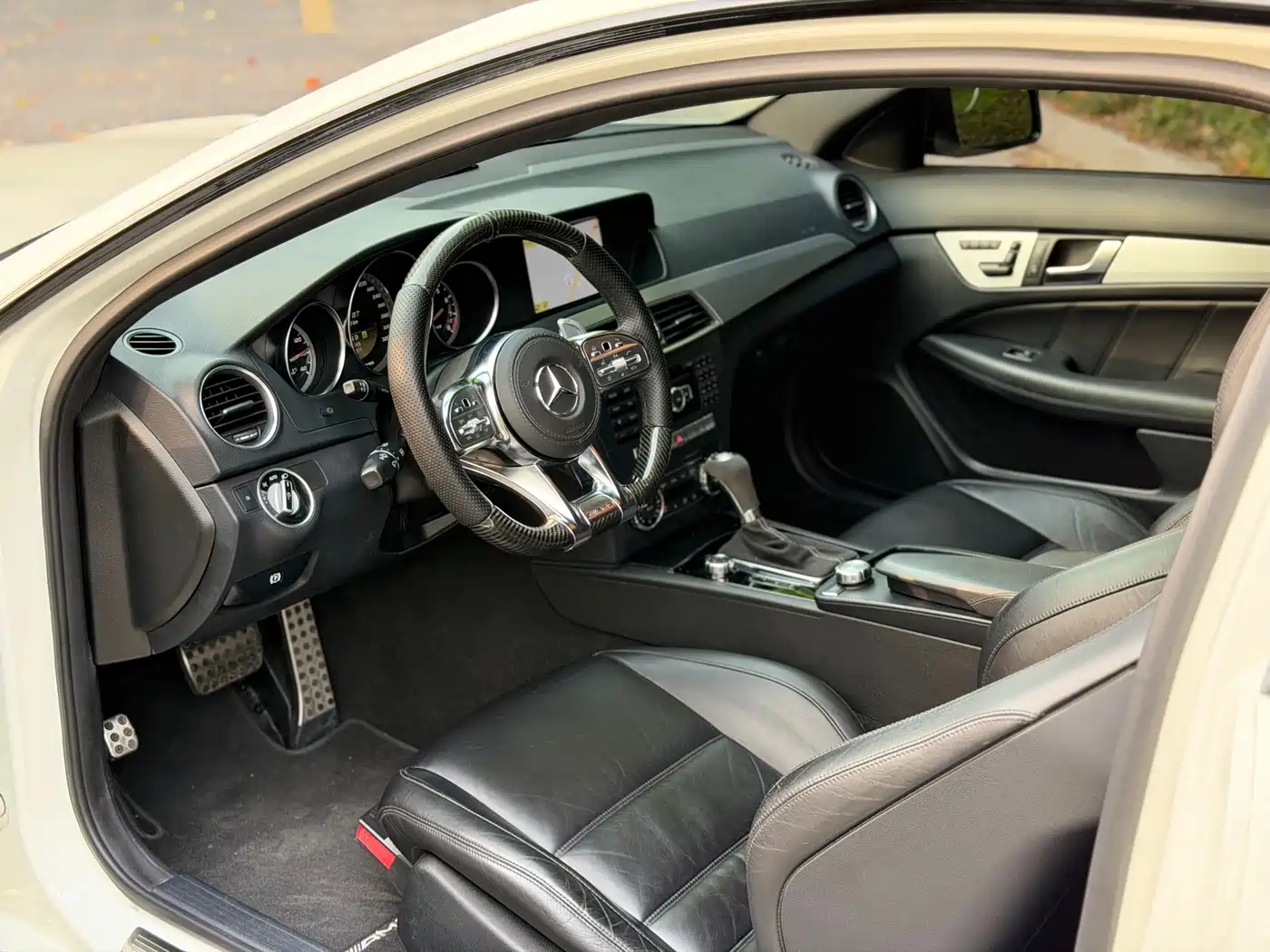 Mercedes-Benz C-Class AMG 2012 AMG C 63 Coupe Dynamic фото 10