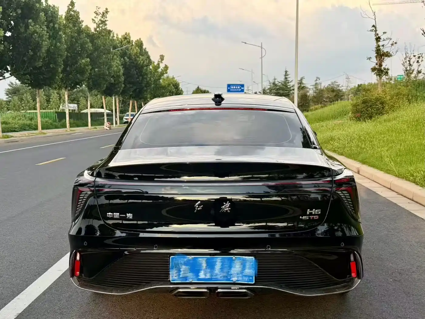 Hongqi H6 2026 2025 Model 2.0T Far-Reaching Edition