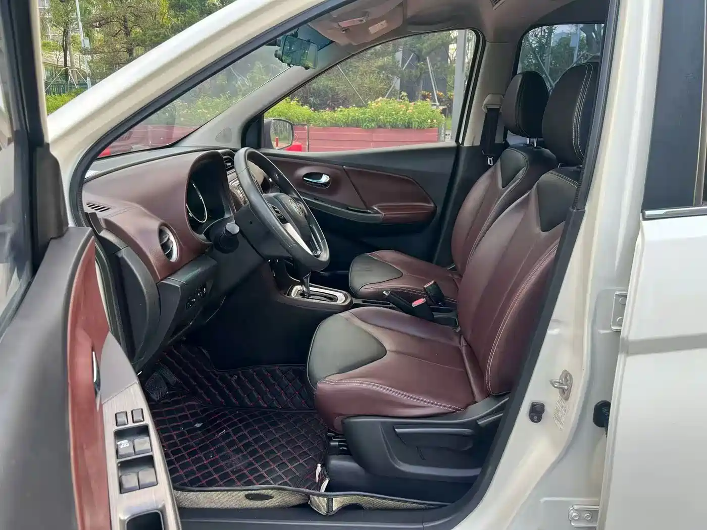 Venucia M50V 2018 2019 1.6L CVT Luxury Edition