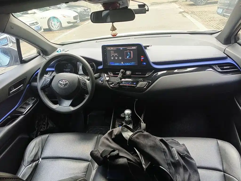 Toyota C-HR 2018 2018 2.0L Cool Cross Leader Edition China V