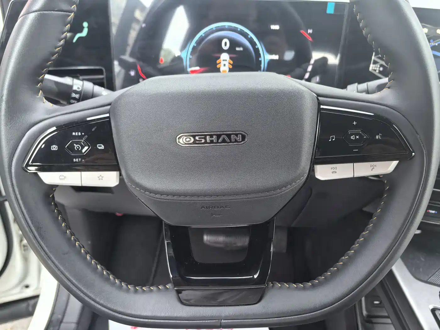 Changan Oshan X5 PLUS 2023 2023 1.5T DCT Smart Fun AI Edition