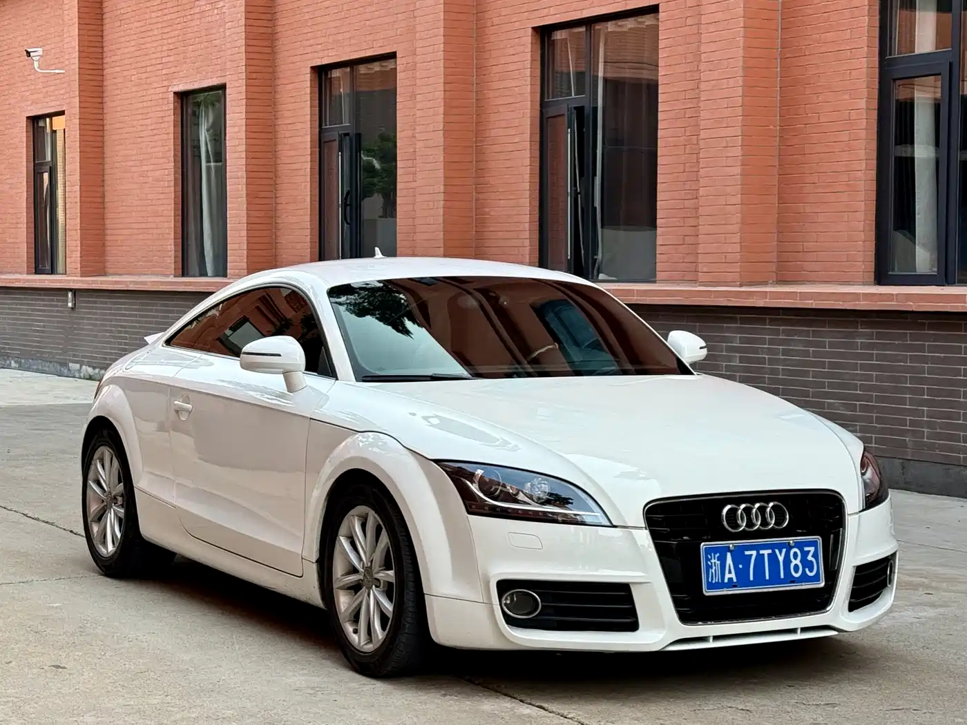 Audi TT 2011 TT Coupe 2.0TFSI quattro фото 3
