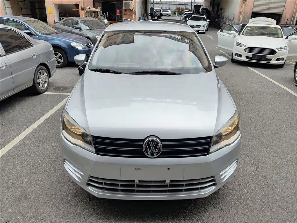 Volkswagen Jetta 2013 1.6L Automatic Fashion фото 3