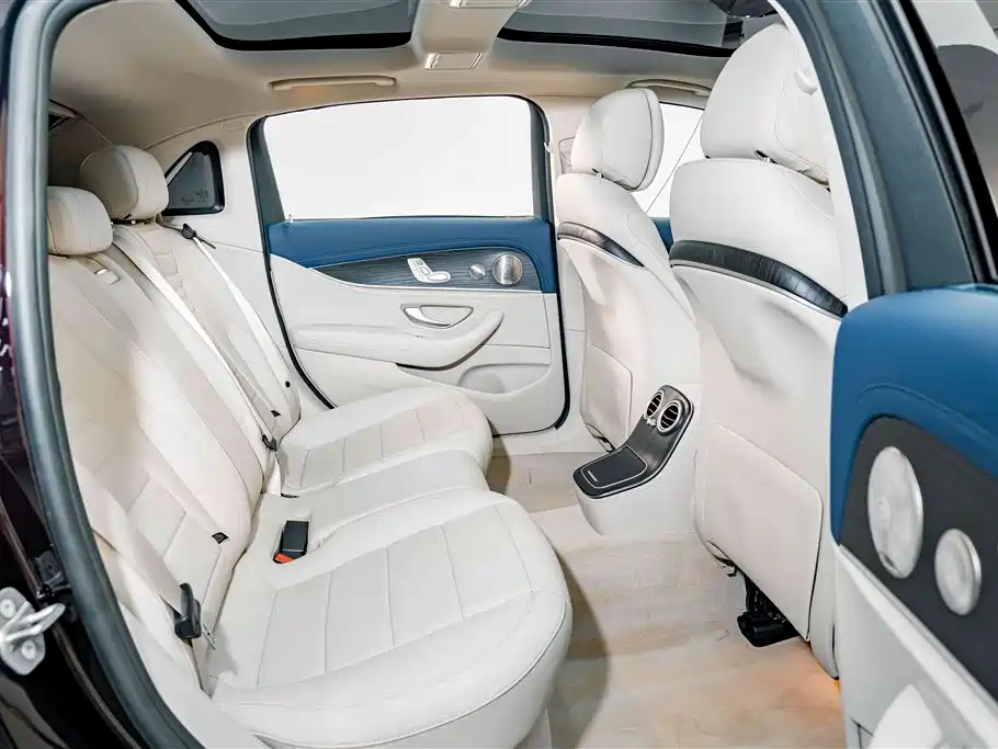 صورة 22 - Mercedes-Benz E-Class